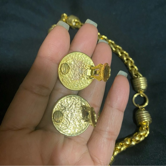1980s Set Faux French Gold Coin Thick Chain Necklace & Matching Clip-On Earrings - Picture 7 of 8